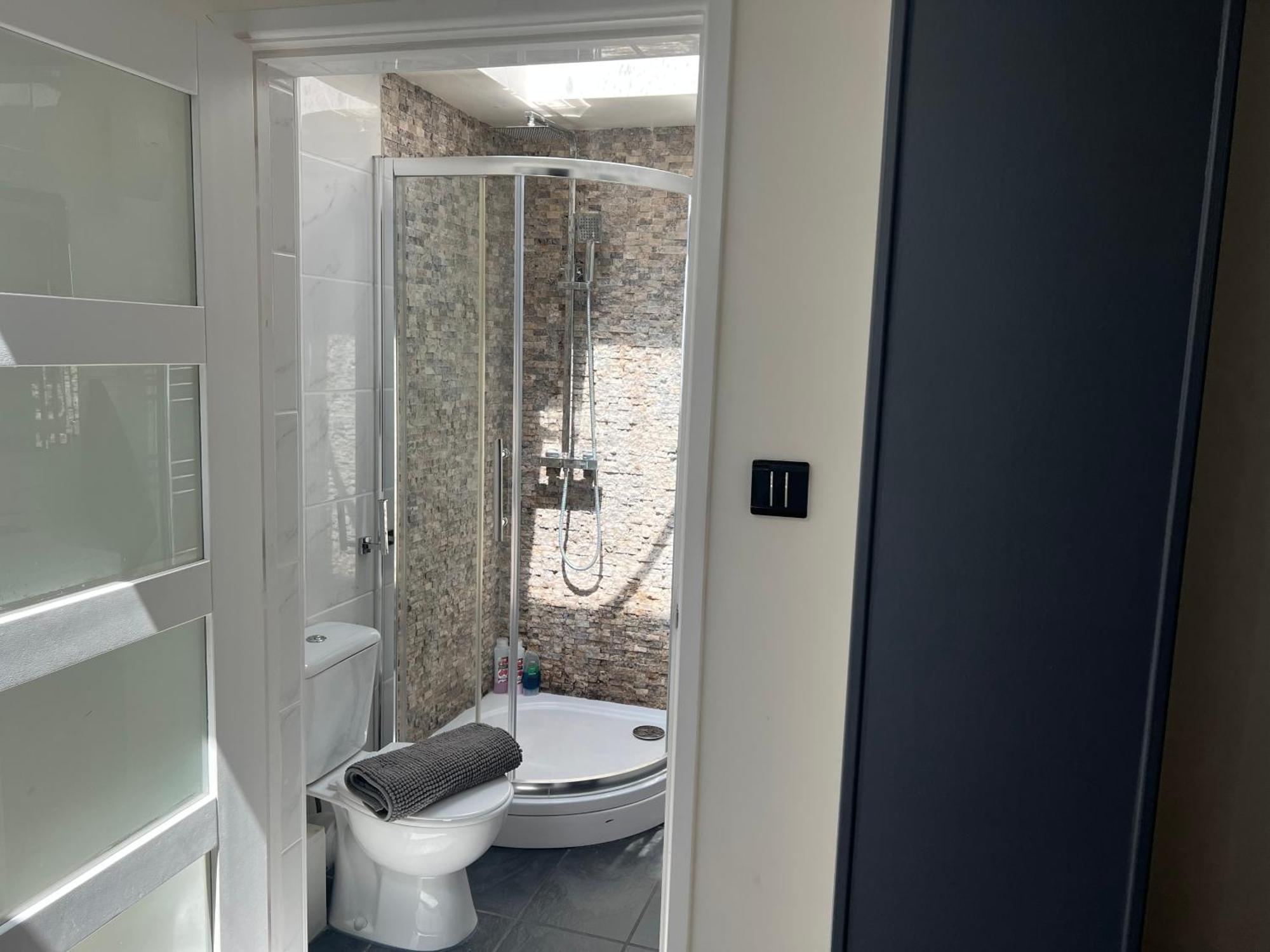 The Broadway Beach House With Hot Tub Herne Bay Bagian luar foto