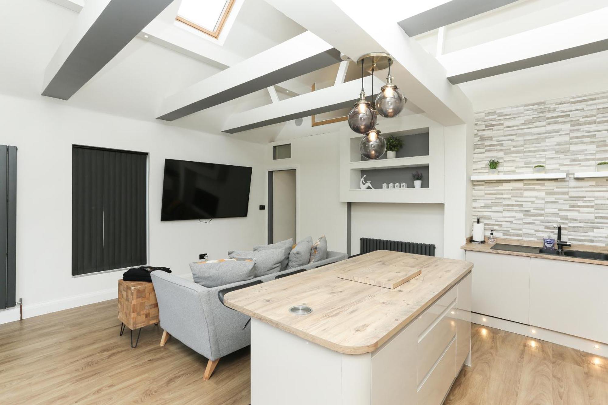 The Broadway Beach House With Hot Tub Herne Bay Bagian luar foto
