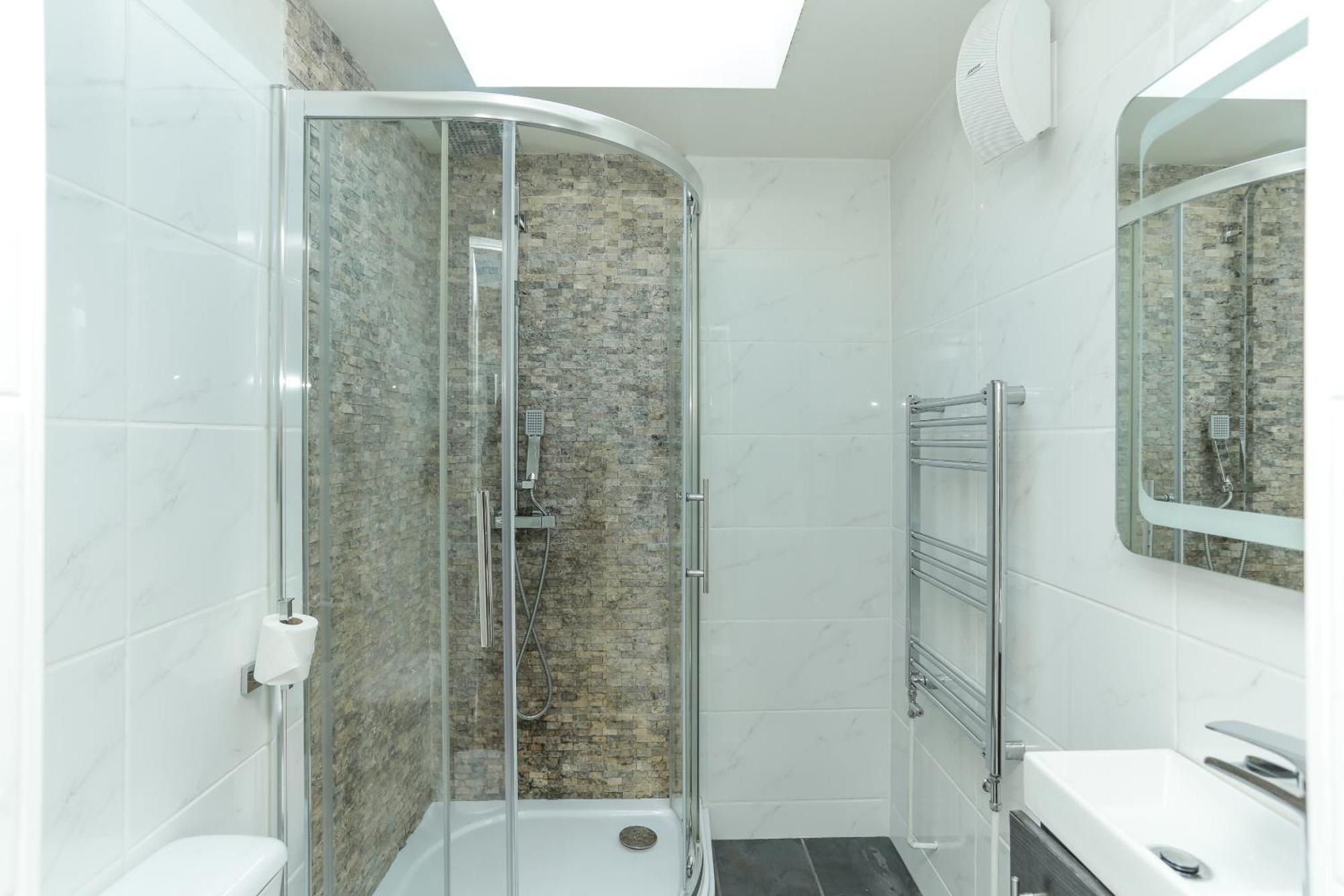 The Broadway Beach House With Hot Tub Herne Bay Bagian luar foto