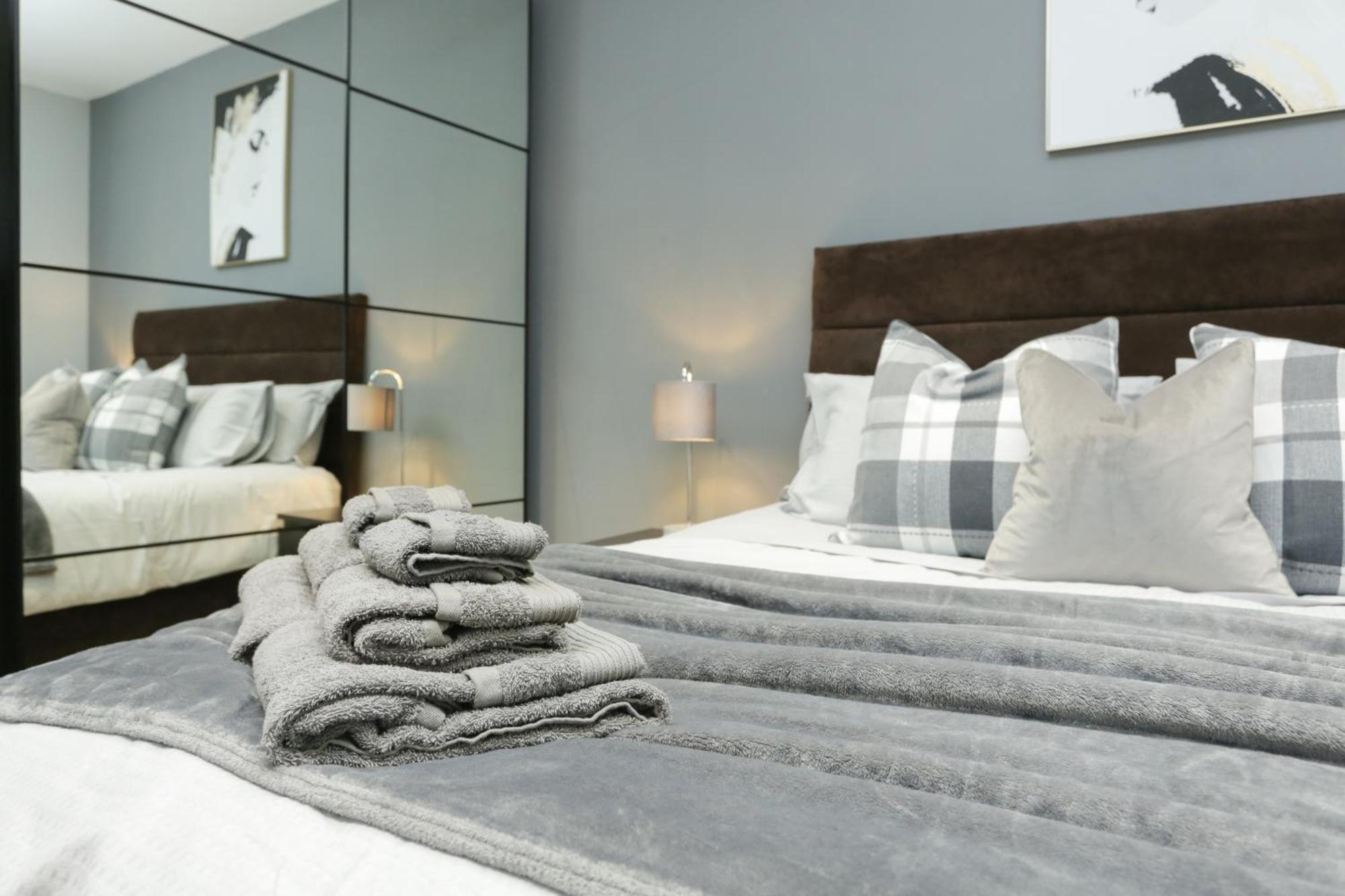The Broadway Beach House With Hot Tub Herne Bay Bagian luar foto