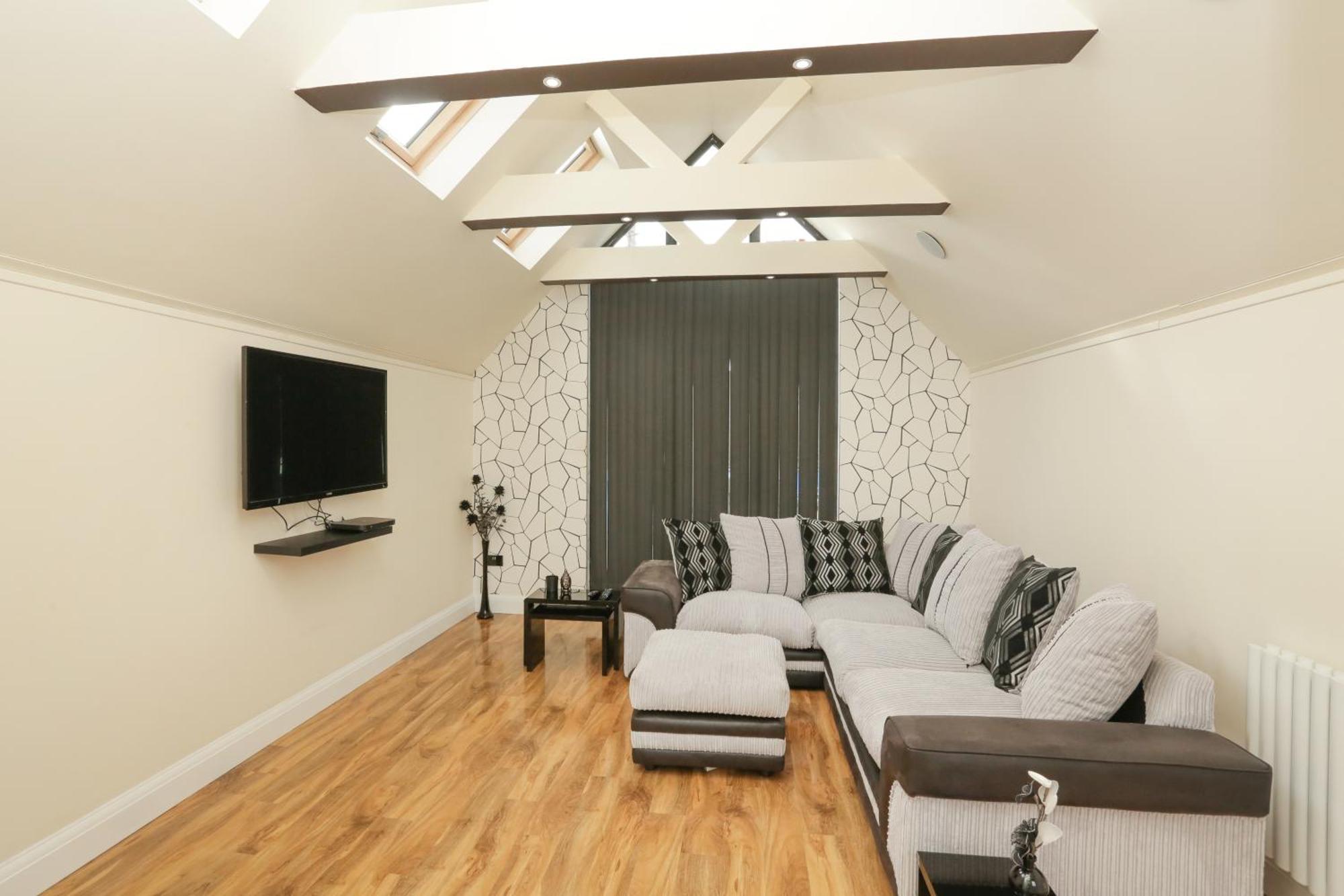 The Broadway Beach House With Hot Tub Herne Bay Bagian luar foto