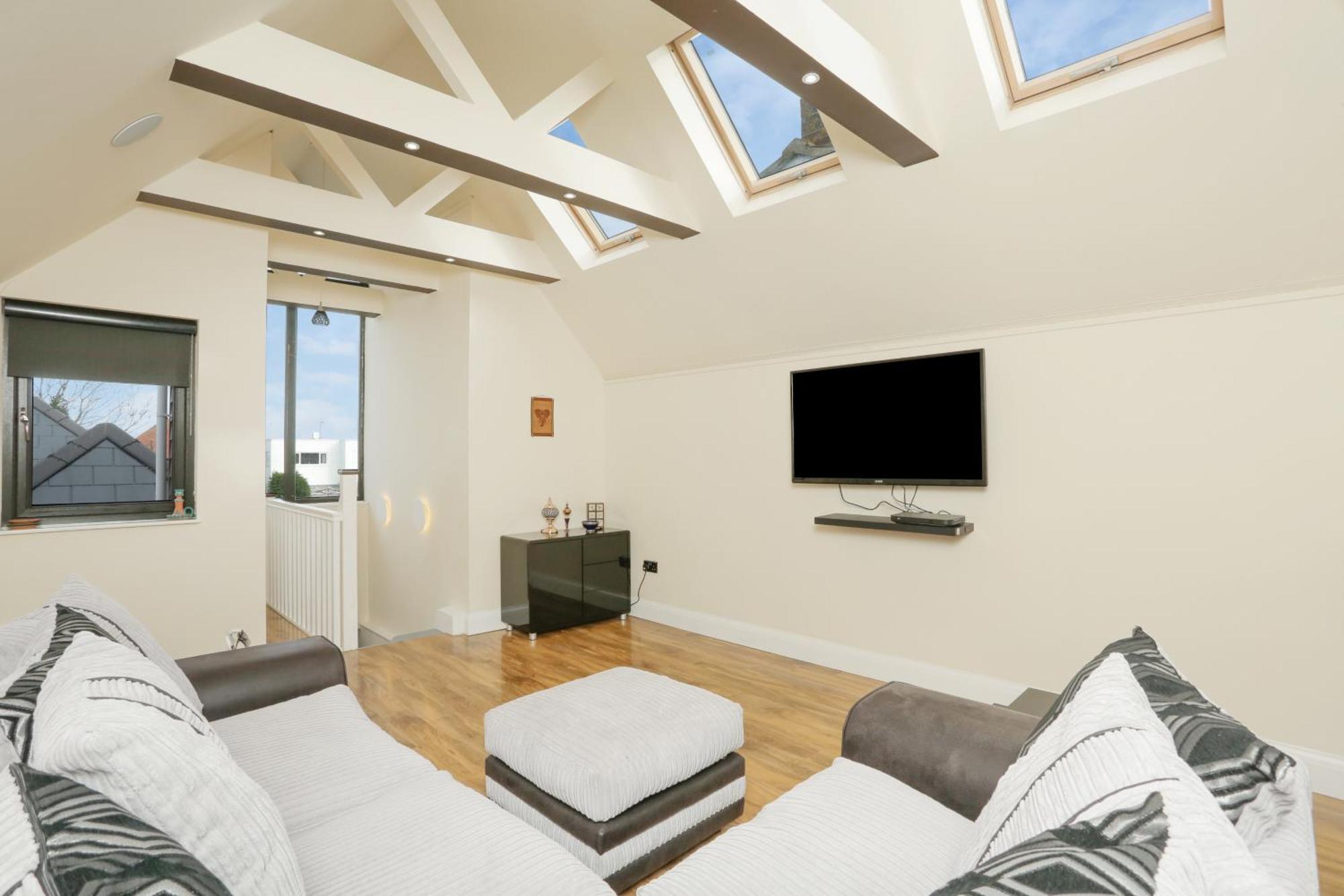 The Broadway Beach House With Hot Tub Herne Bay Bagian luar foto